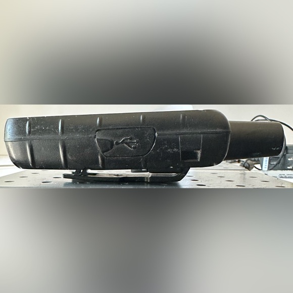 DeLorme inReach SE Satellite Communicator Model INRCH20 Handheld GPS Transmitter - Picture 3 of 11